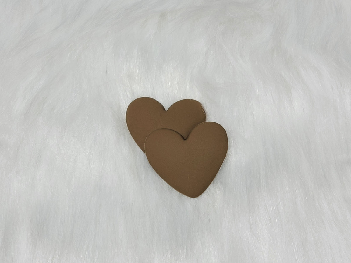 Pair of 37mm matte flexible PVC heart cabs in #17 Brown on white faux fur