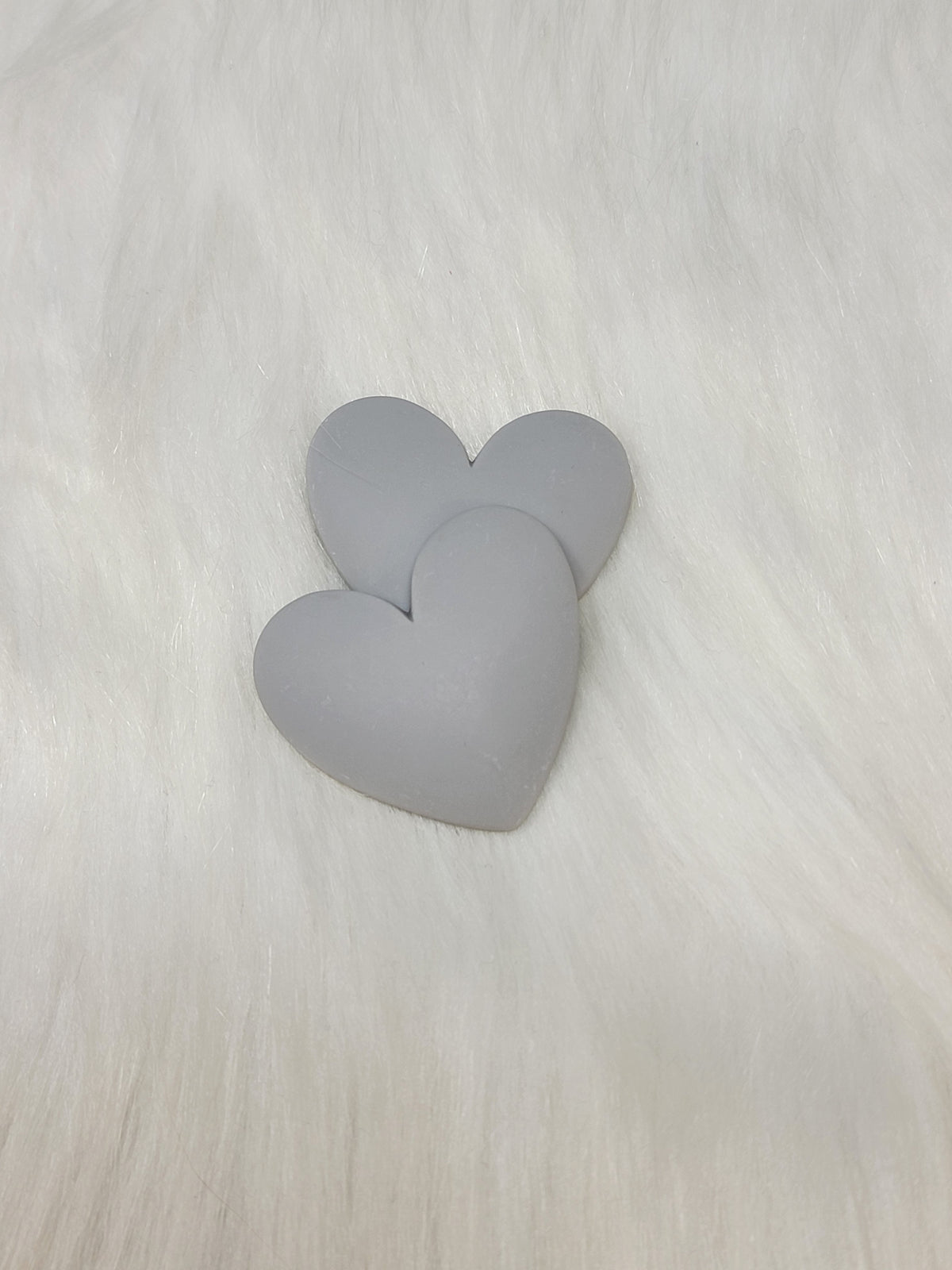Pair of 37mm matte resin heart cabochons (cabs) in #19 Grey on white faux fur