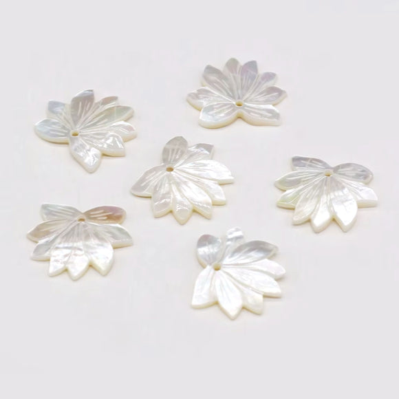 Mother of Pearl Flower Pendant, 27mm 1 pc