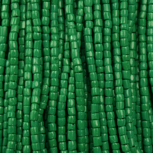 9/0 3 Cut - Opaque Dark Green
