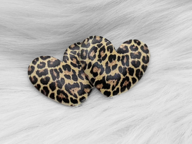 Pair of 37mm resin heart cabochons (cabs) with a tan and black leopard print