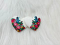 Pair of 37mm white resin heart cabochons (cabs) with a kokum floral design of pink roses and blue flowers